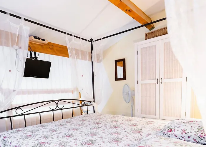 Mezzanine A - Terrasse Sud, Parking, 4 Couchages, Confort - Fr-1-409-103 Villa Narbonne-Plage